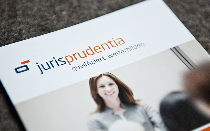 Recht modern – das neue Corporate Design von Jurisprudentia